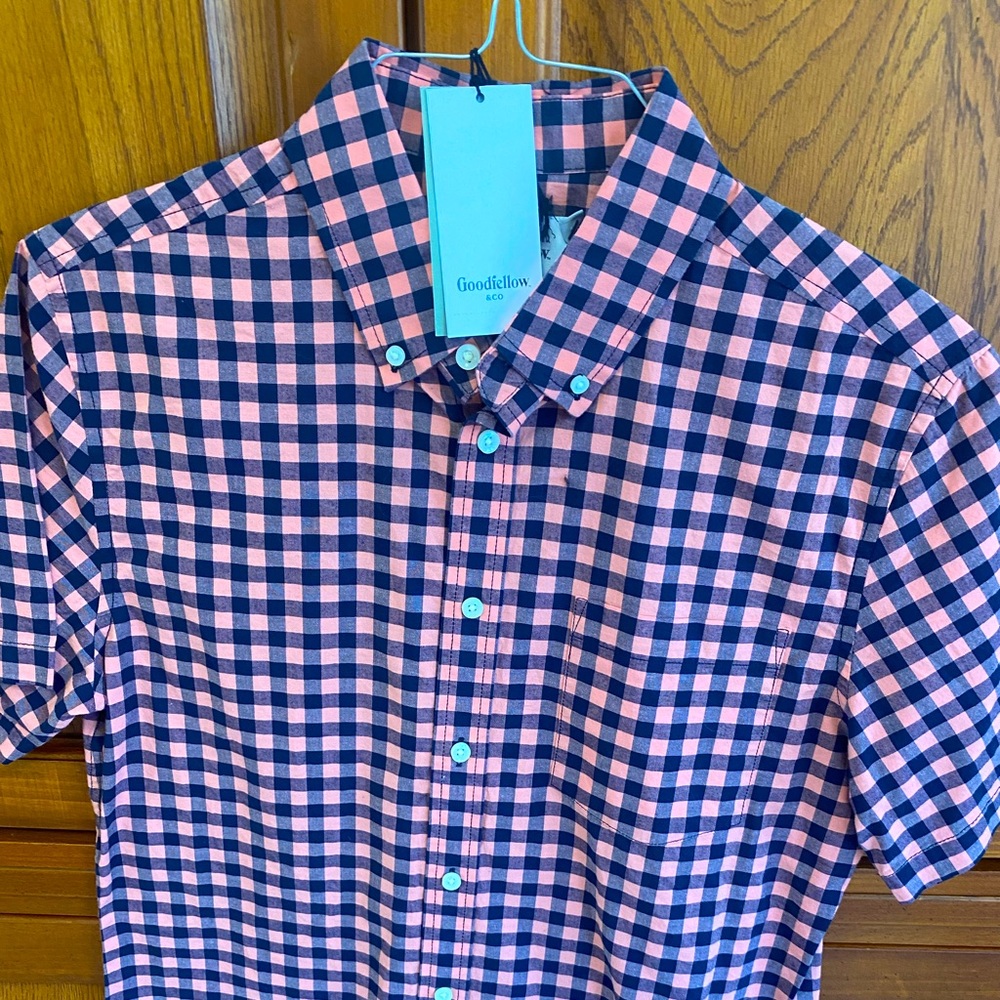 Boys Goodfellow short sleeve button down. M.